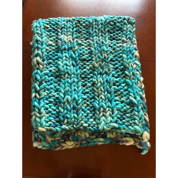 Anthropologie Chunky Knit Wool 50 in x 60 in Oversized Throw Blanket Blue Tones - Picture 3 of 12